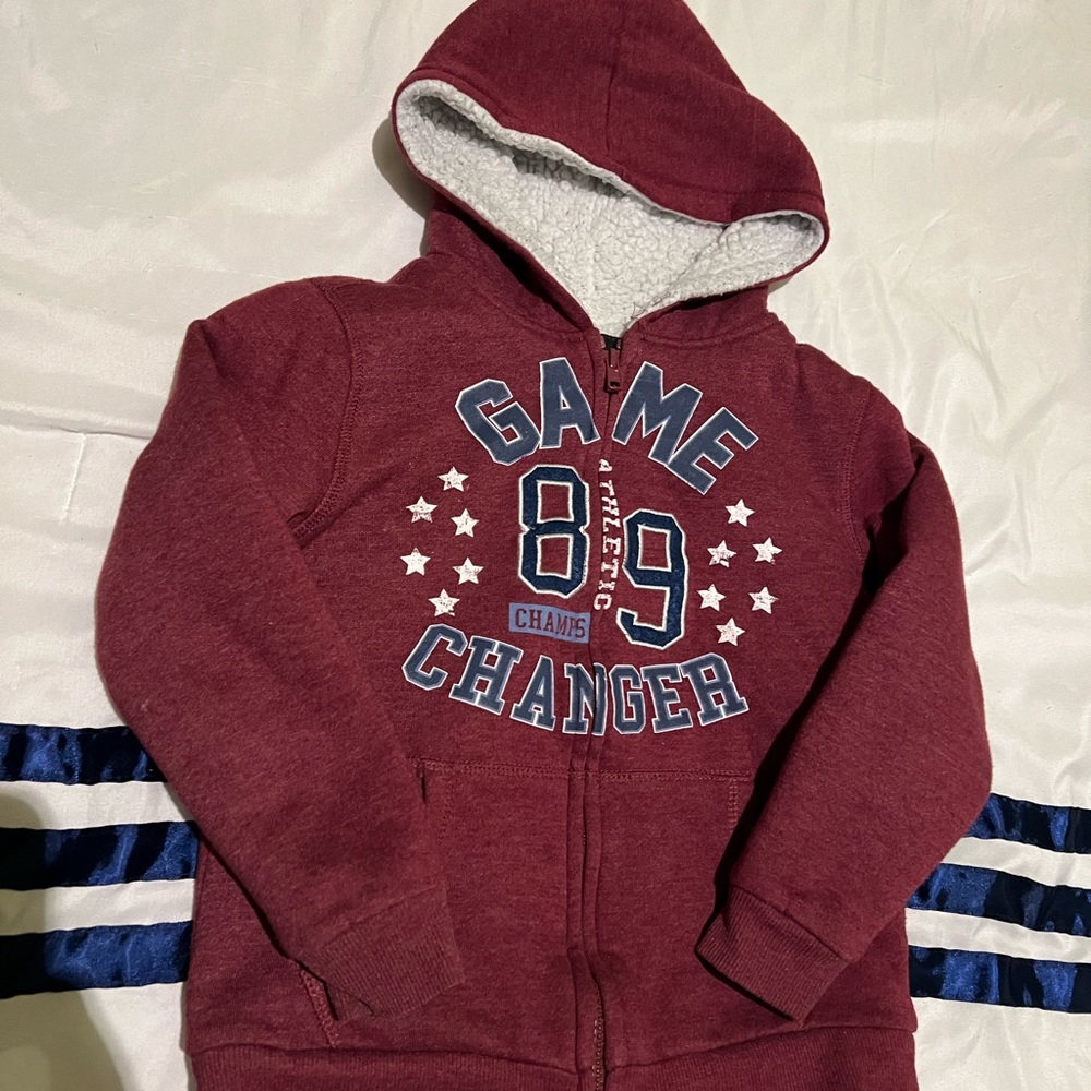 Lee child sweater, lightly used & in great condition!